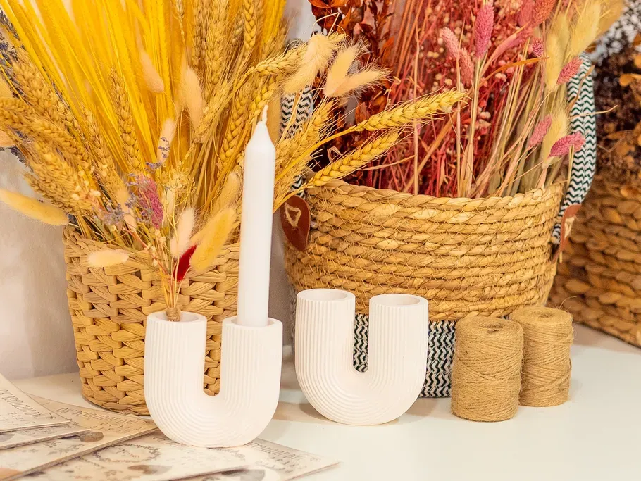 U-Vasen neben einander aufgestellt 