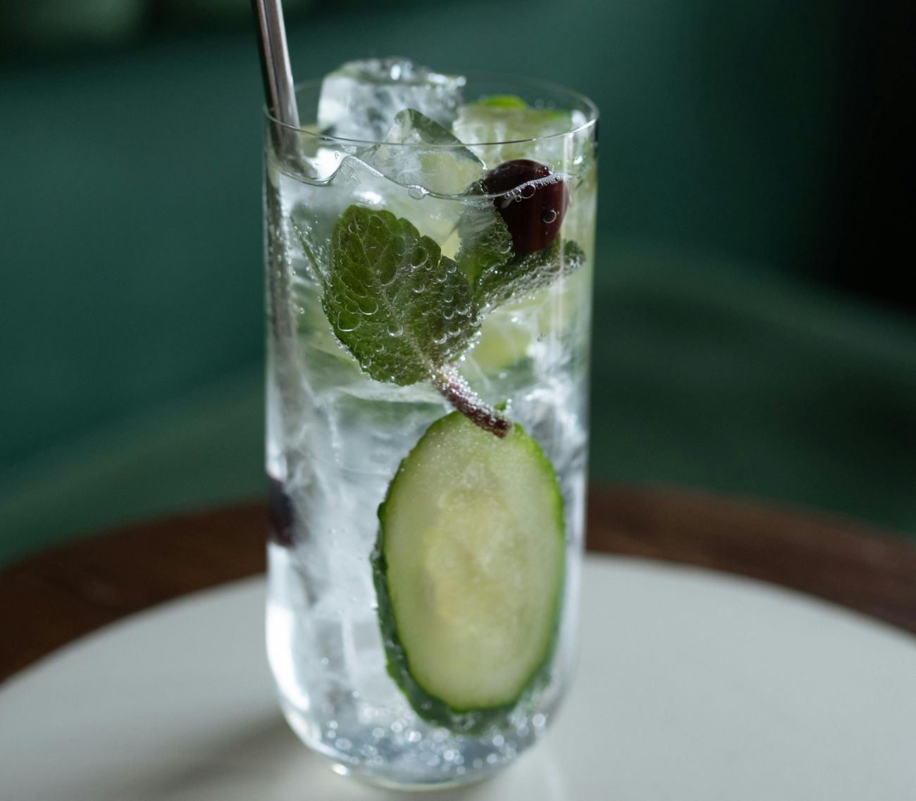 Alkoholfreier Gin Tonic.