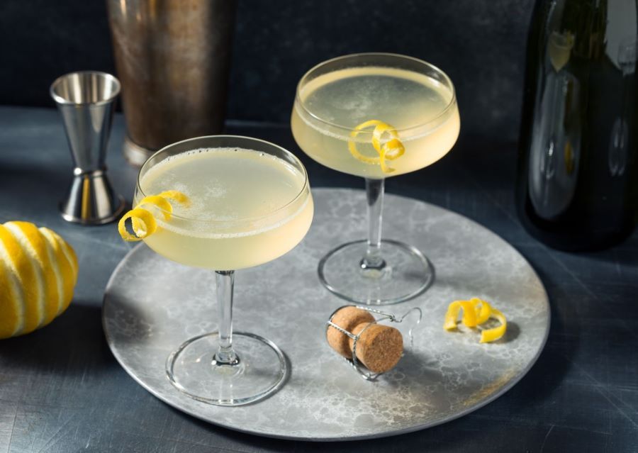 Zwei Gläser French 75