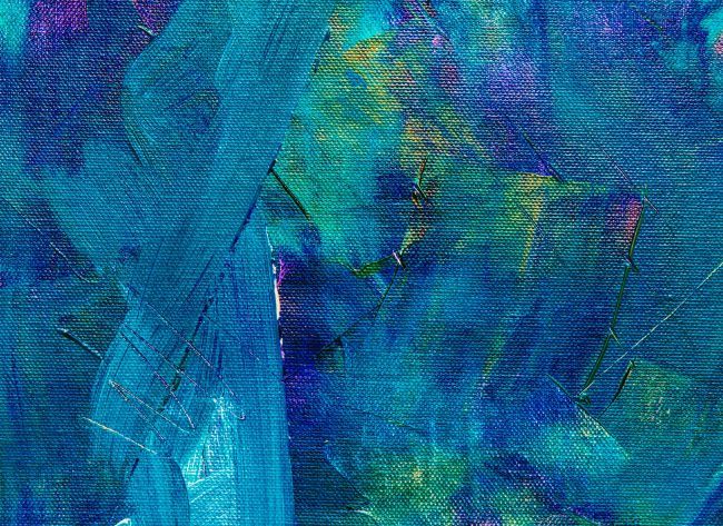 Blaue Guache-Farbe auf einer Leinwand.