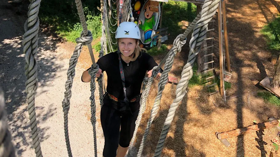 seil-kletter-abenteuer-park-jmy978qm.webp