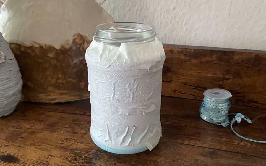 weiss-bemaltes-glas.jpg