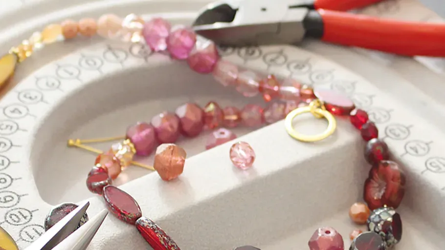 Werkzeuge, um Schmuck selber zu machen